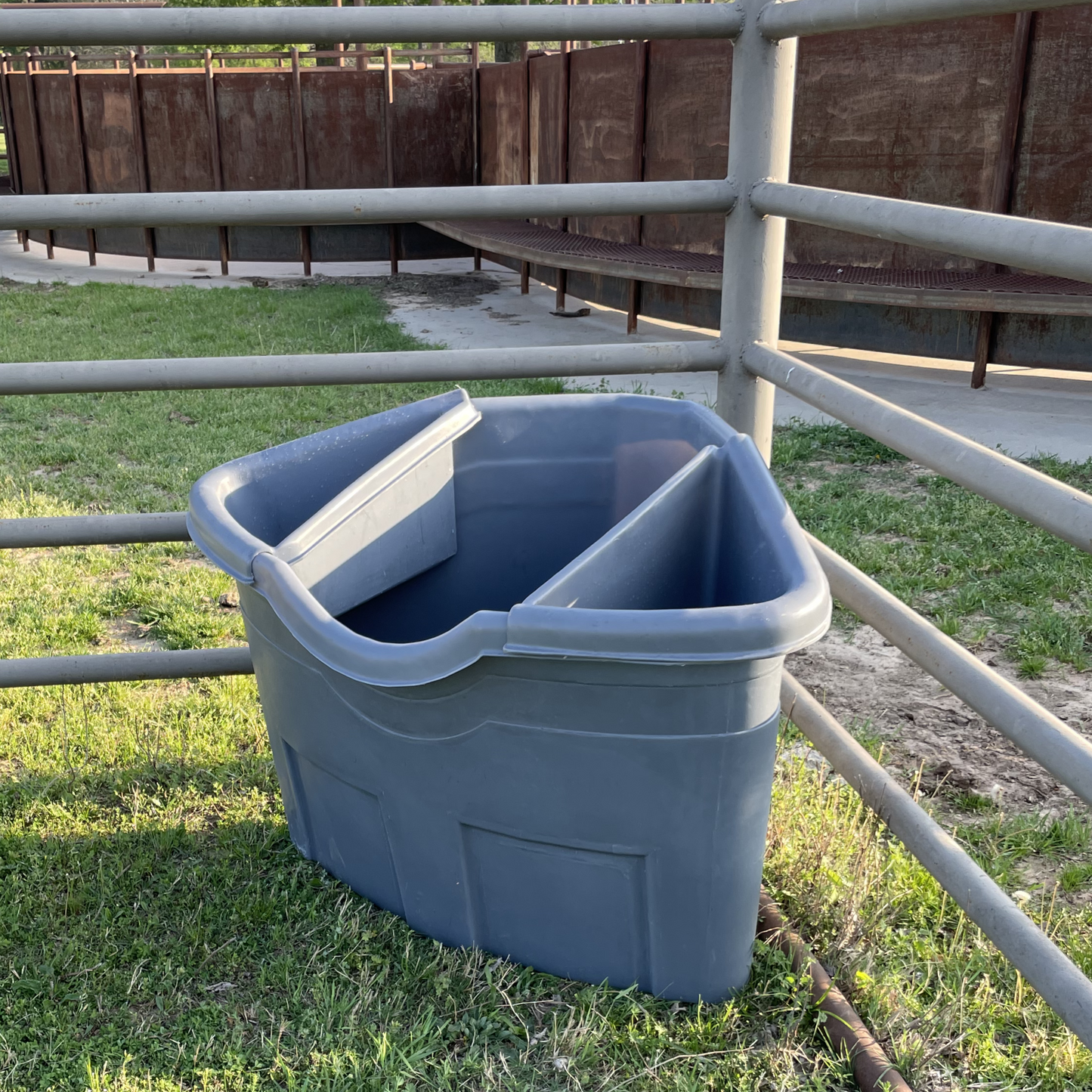 Corner Horse Feeder